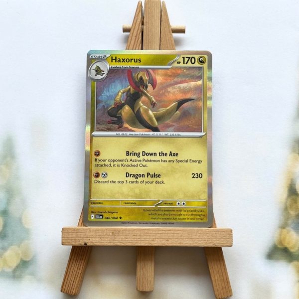 Thẻ hình Pokemon Haxorus 046/064 - Lá bài lẻ Shrouded Fable Rare Reverse Holo tiếng Anh chính hãng