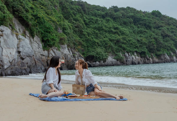 Ở Cát Bà có những bãi tắm nào đẹp?