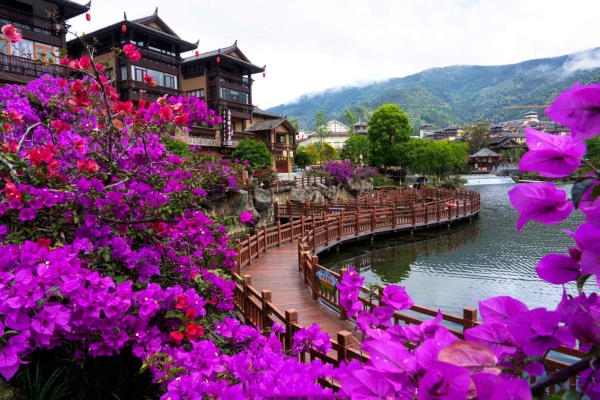 Khám phá Miêu Trại Tích Thủy “Tiểu Phượng Hoàng Cổ Trấn” ở Bình Biên, Trung Quốc