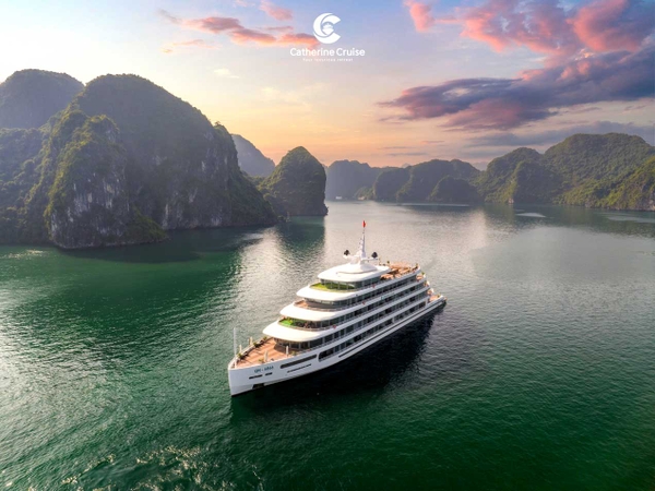 Kinh nghiệm đi du thuyền Hạ Long 6 sao Catherine Cruise