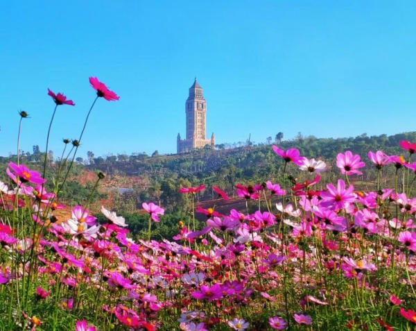 Khám phá “tiểu Châu Âu” công viên sinh thái Phượng Hoàng ở châu Hồng Hà, Trung Quốc