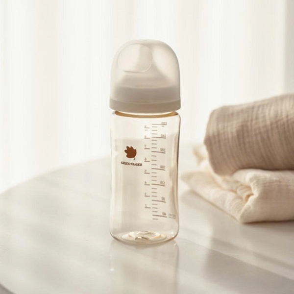 Bình sữa BeBeGrow Green Finger 280ml - màu kem