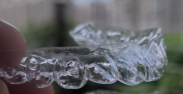 TẤM NHỰA ÉP KHAY CHỈNH NHA 3 LỚP (0,76mm). Tấm chỉnh nha, 3 lớp
cấu trúc. Đóng gói 20 tờ/túi, hình tròn đường kính 125mm , độ dày 0,76mm.