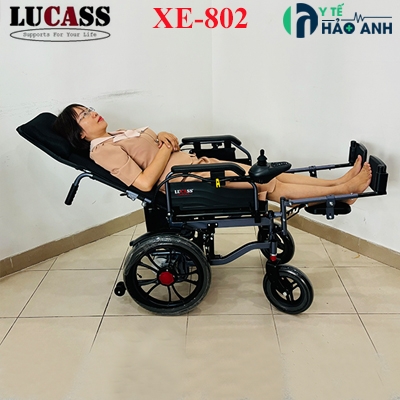 Xe lăn điện Lucass XE-802 có thể ngả nằm, gấp gọn xe lăn điện Lucass XE-802 ngả nằm hoàn toàn, có chống lật và dây đai an toàn