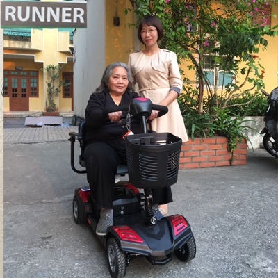 Xe lăn điện 4 bánh cho người già, người khuyết tật Runner