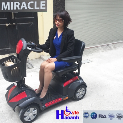 Xe lăn điện 4 bánh Miracle cho người già, người khuyết tật