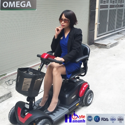 Xe lăn điện 4 bánh Omega cho người già, người khuyết tật