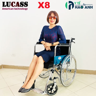 Xe lăn có bô vệ sinh Lucass X8 có phanh tay thế hệ mới