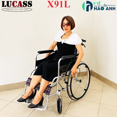 Xe lăn Lucass X91L khung hợp kim nhôm, bánh nan hoa Xe lăn Lucass X91L vải kẻ bánh nan hoa cho người già