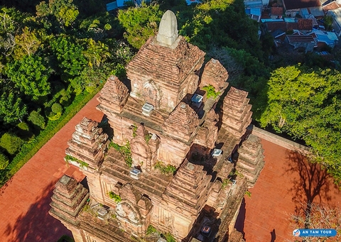 Tháp Nhạn Phú Yên với vẻ đẹp văn hóa Chămpa xưa cũ