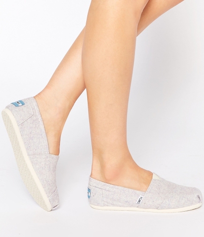 Giày bệt Toms