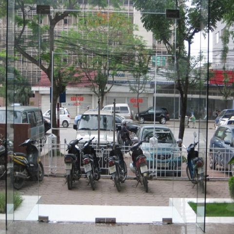 Báo giá cửa kính thủy lực Báo giá cửa kính thủy lực