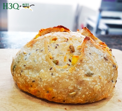 Bánh mì men sống nguyên cám nhân hạt ngũ cốc H3Q Miki 680g