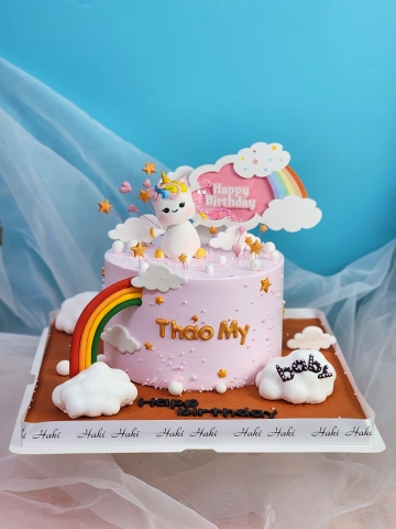 Bánh kem hiện đại với chủ đề Unicorn