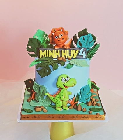Bánh sinh nhật trang trí khủng long sinh nhật bé Minh Huy