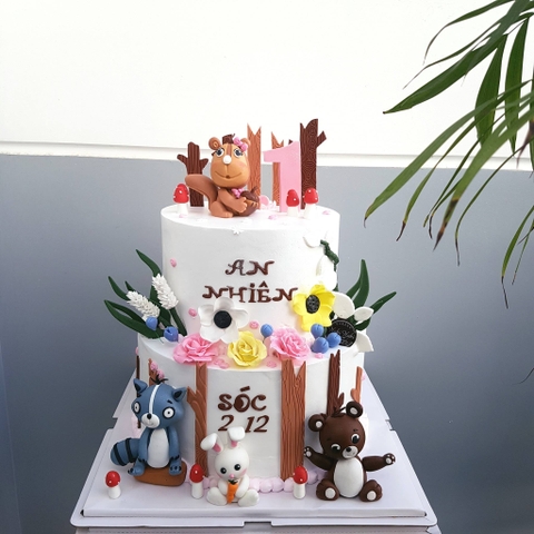 Bánh sinh nhật trang trí Sóc, Thỏ, Gấu và hoa