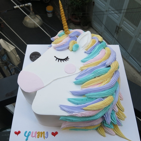Bánh tạo hình Unicorn nhiều màu sắc