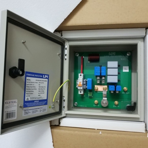 Tủ cắt lọc sét LPI 1 pha, 40A SF140-480-100+50-AIMCB