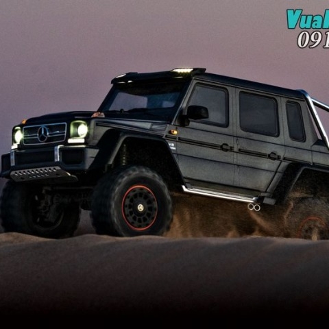 Traxxas TRX-6 - Xe địa hình điều khiển từ xa tỉ lệ 1/10 Trail 6x6 w / thân xe Mercedes-Benz G 63 AMG (Bạc)