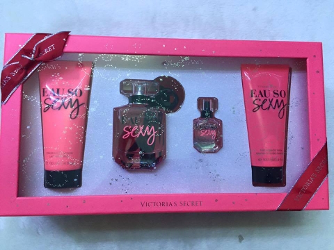 Gift set Victoria's Secret Eau so sexy ( phiên bản sản xuất giới hạn tháng 12/2015)