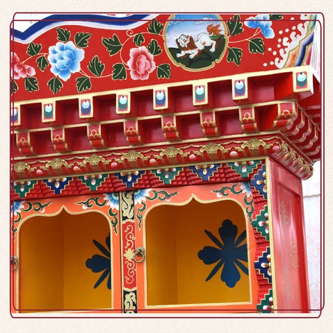Tủ thờ phong cách Tạng Truyền