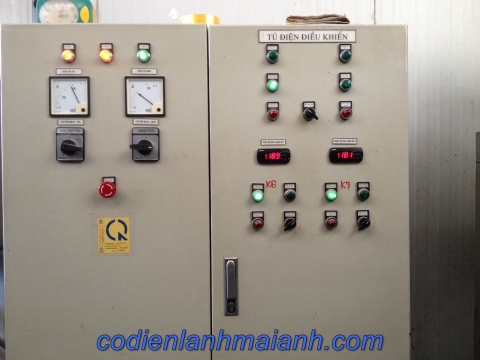 Tủ điện điều khiển của hệ thống lạnh