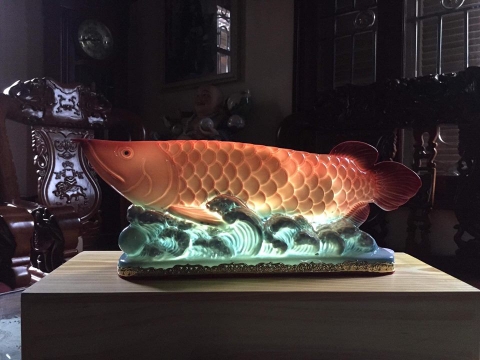 Cá rồng sứ Bát Tràng phát sáng màu đỏ SP4797