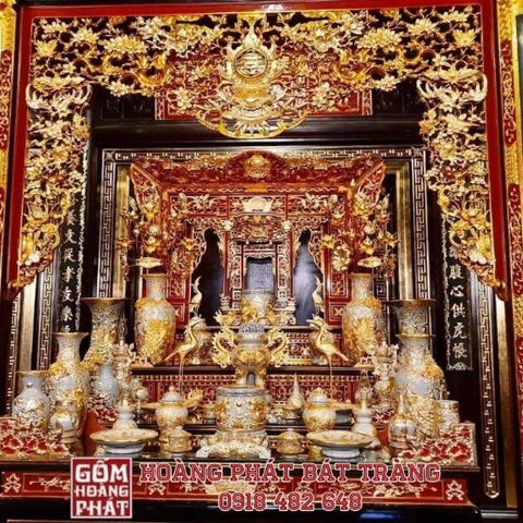 Tại sao bày 3 bát hương trên bàn thờ gia tiên?