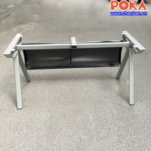 Chân bàn oval 800x1600mm có yếm nhập khẩu Chân bàn oval 800x1600mm có yếm nhập khẩu