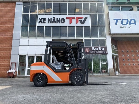 Xe nâng chạy bằng động cơ dầu giá rẻ nhất thị trường Việt Nam
