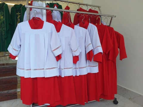 Áo Giúp Lễ Công Giáo Có Ren