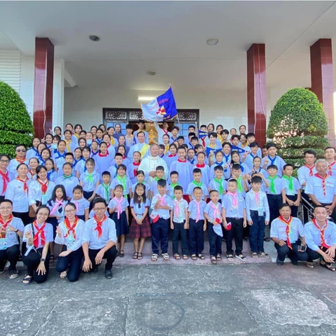 Cờ Đoàn Thiếu Nhi Thánh Thể Việt Nam