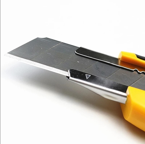 Dao Rọc Giấy Deli 2064 TỰ ĐỘNG KHÓA LƯỠI CAO CẤP Dao Rọc Giấy Deli 2064 TỰ ĐỘNG KHÓA LƯỠI CAO CẤP