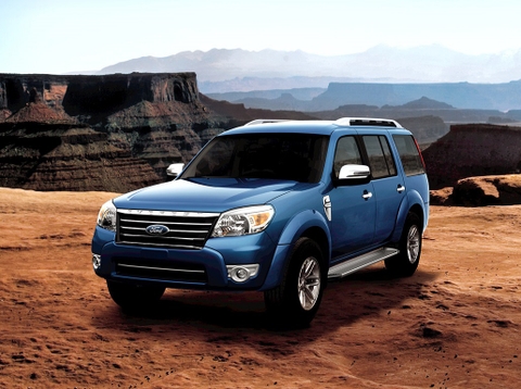 Ford Everest XLT 4×2 MT