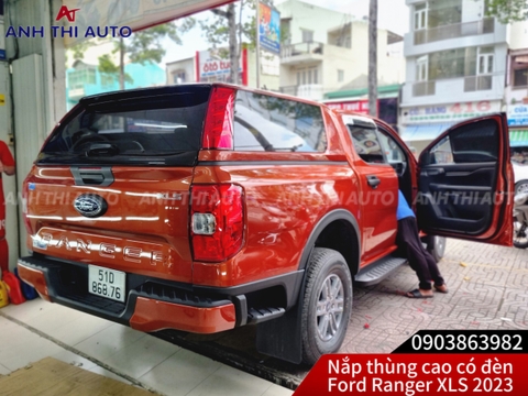 NẮP THÙNG CAO FORD RANGER CÓ ĐÈN - MẪU MỚI 2018