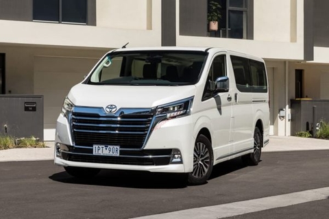 Thông số kỹ thuật Toyota Granvia 2022: Kích thước, động cơ, tiện nghi, tiêu hao nhiên liệu...