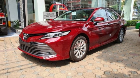 [VIDEO] Toyota Camry 2019 màu đỏ nhập khẩu quá đẹp và rực rỡ.!