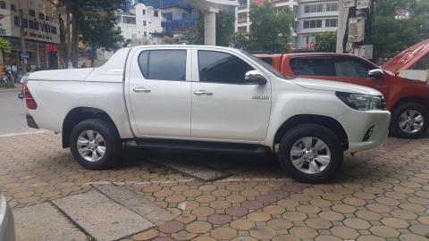 Độ xe lắp nắp thùng thấp xe bán tải Toyota Hilux 2018. Giá cạnh tranh.?