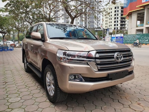 Hình ảnh Toyota Land Cruiser 2020 màu vàng cát cực đẹp tại Toyota.!