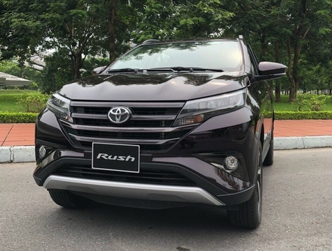 Toyota Rush 2019 nhập khẩu đã chính thức có mặt tại Toyota giá 668 triệu.