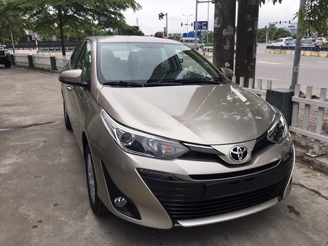 Hình ảnh Toyota Vios 2019 phiên bản 1.5G CVT màu vàng cát đã có mặt tại đại lý, quá đẹp.!