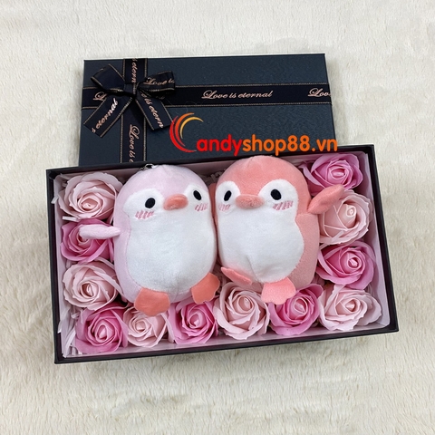 Set hộp quà hoa hồng sáp thơm 12 bông & cặp chim cánh cụt V.2