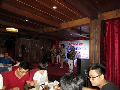 ban-nhac-tai-gala-dinner-bao-phap-luat-viet-nam