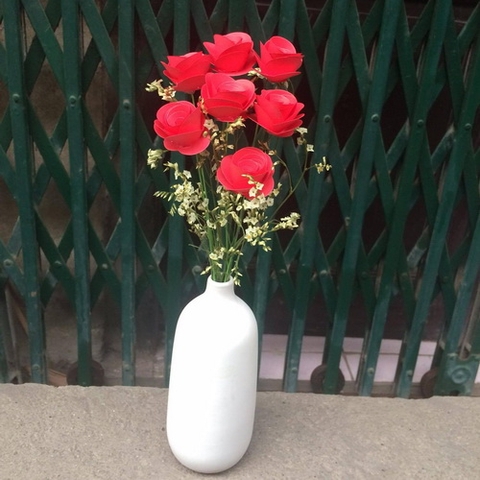 Bình hoa hồng đỏ dáng thuôn_QC25