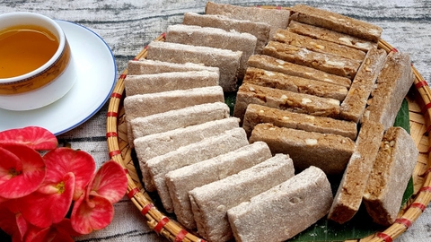 BÁNH CHÈ LAM - ĐẶC SẢN HÀ NỘI GIỮ VẸN NGUYÊN HƯƠNG VỊ TRUYỀN THỐNG