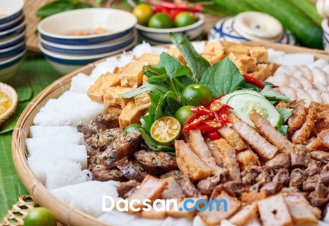 Dồi sụn nướng thơm ngon khó cưỡng ăn cùng bún đậu quên lối về