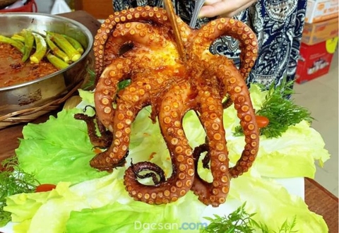 Làm bạch tuộc nướng sa tế phiên bản tốn đồ uống