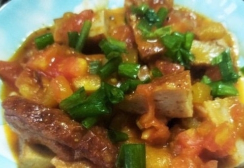 NGON MIỆNG VỚI MÓN CHẢ CÁ THÁC LÁC SỐT CHUA NGỌT