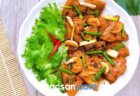 CÁCH LÀM CHẢ CÁ THÁC LÁC RIM MẮM TỎI NGON MIỆNG ĐƯA CƠM