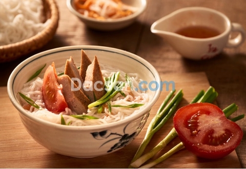 SỰ KẾT HỢP ĐA DẠNG CỦA CHẢ CÁ THÁC LÁC VỚI CƠM - BÚN - BÁNH CANH